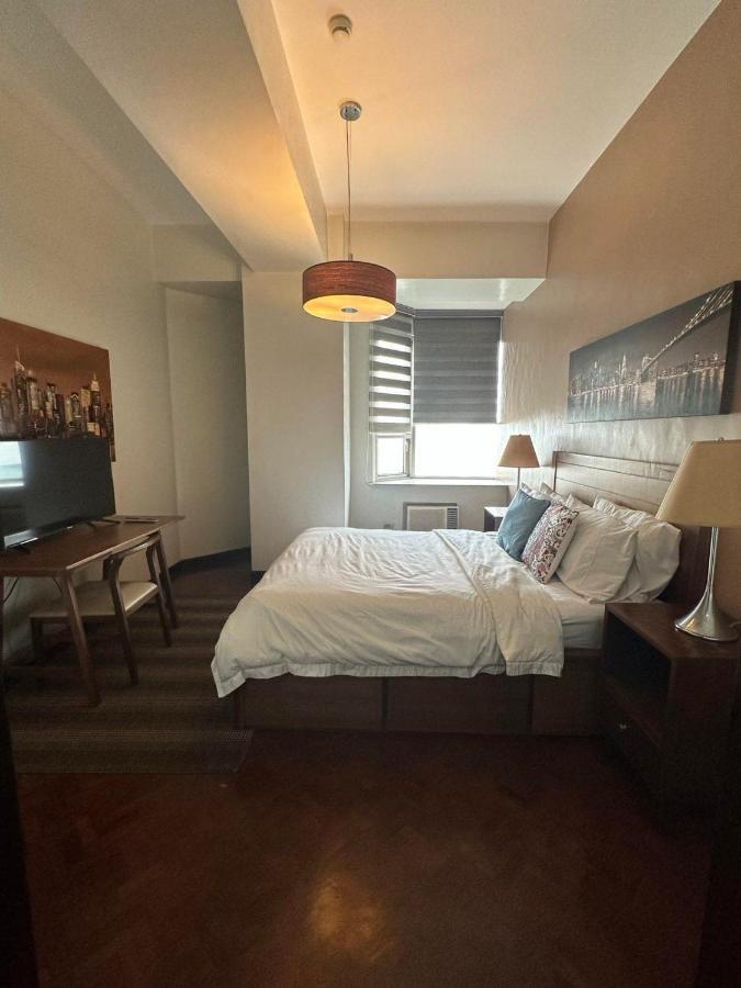 Suites De Marina Manila With Netflix Exterior photo