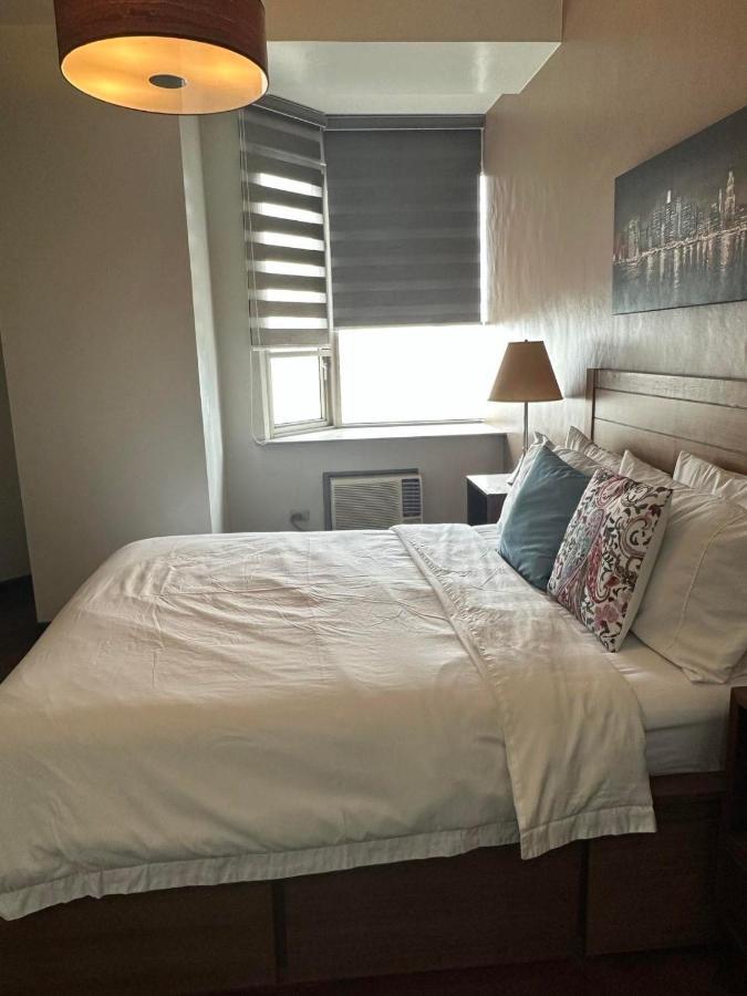 Suites De Marina Manila With Netflix Exterior photo